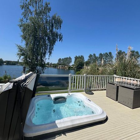 Tattershall Lakes Sunset View Caravan Lakeside, Hot Tub, Garden, Private Fishing Peg & Wifi Exteriér fotografie