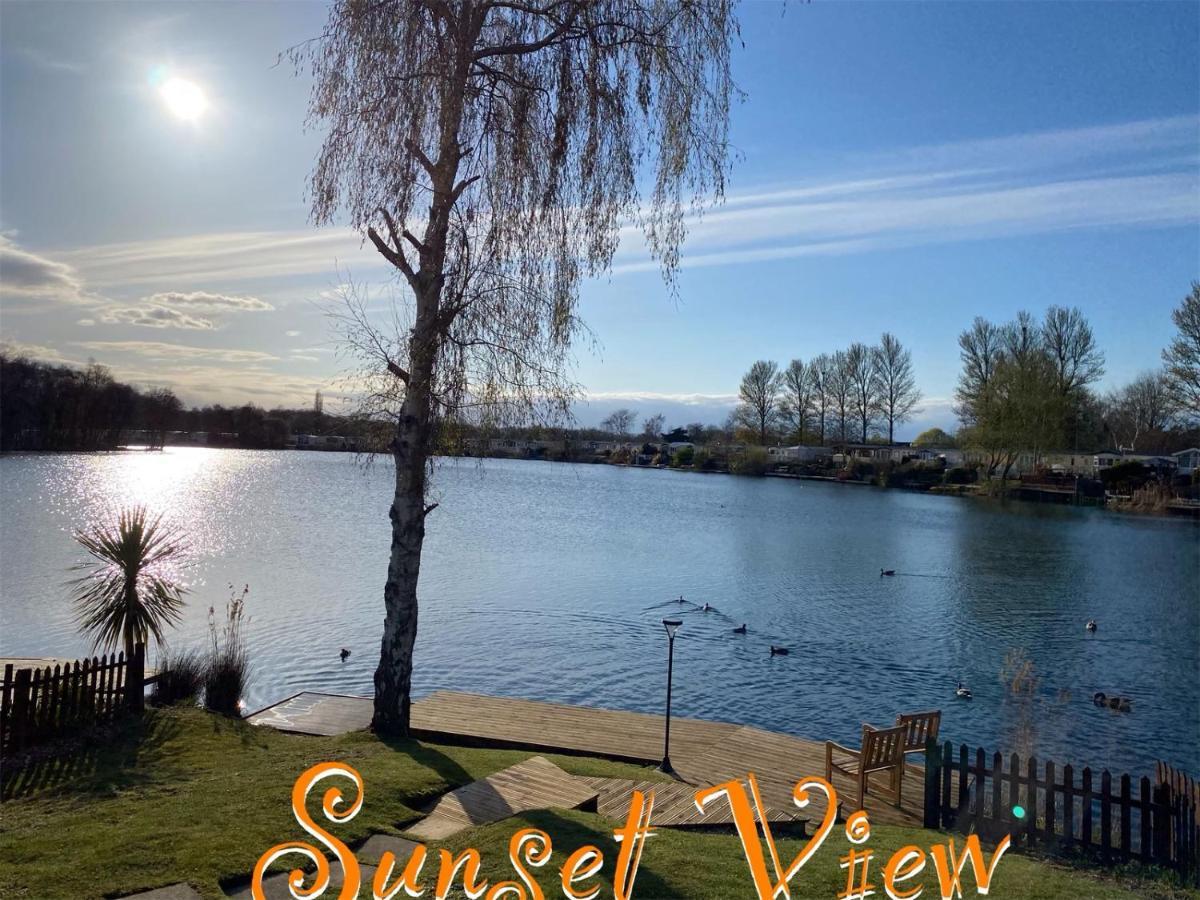 Tattershall Lakes Sunset View Caravan Lakeside, Hot Tub, Garden, Private Fishing Peg & Wifi Exteriér fotografie