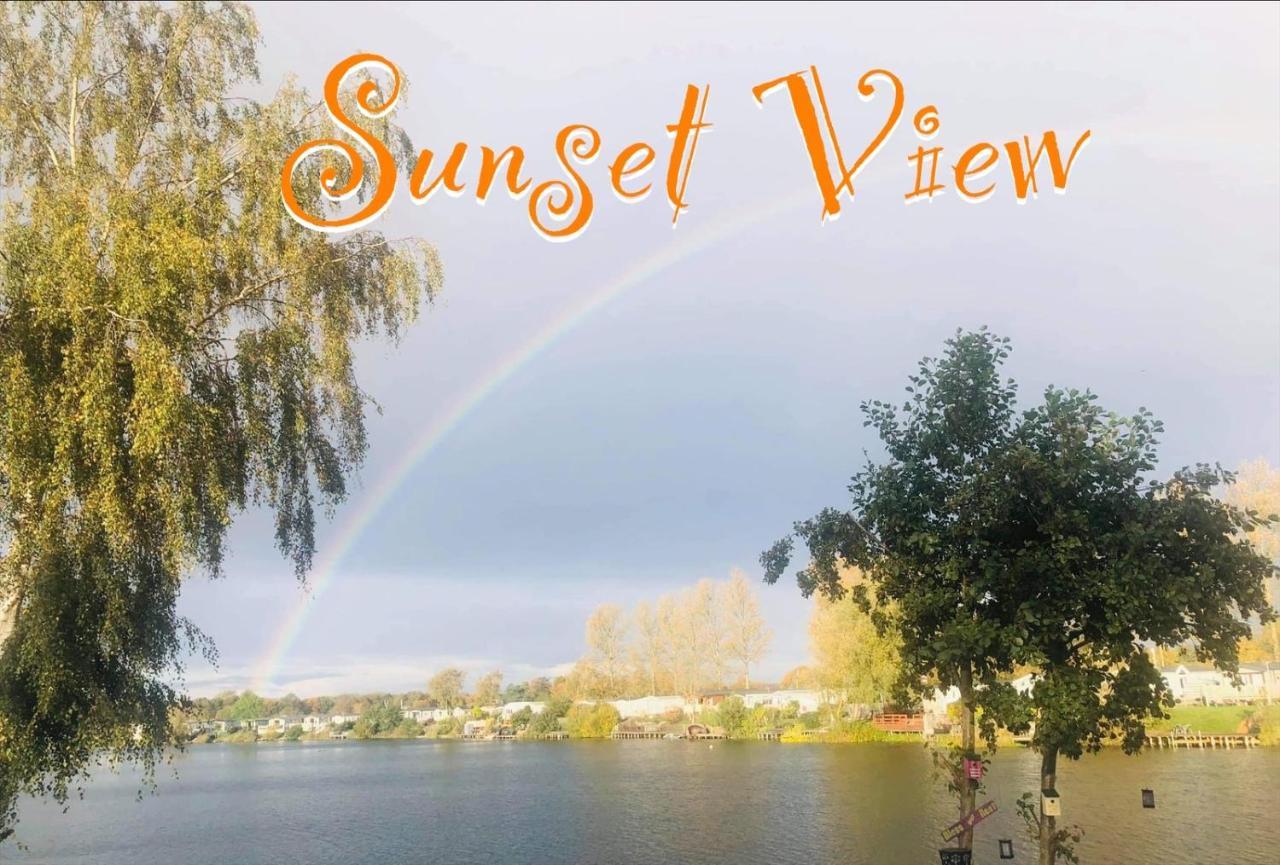 Tattershall Lakes Sunset View Caravan Lakeside, Hot Tub, Garden, Private Fishing Peg & Wifi Exteriér fotografie