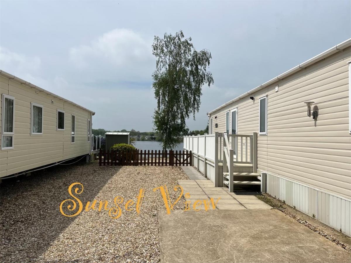 Tattershall Lakes Sunset View Caravan Lakeside, Hot Tub, Garden, Private Fishing Peg & Wifi Exteriér fotografie