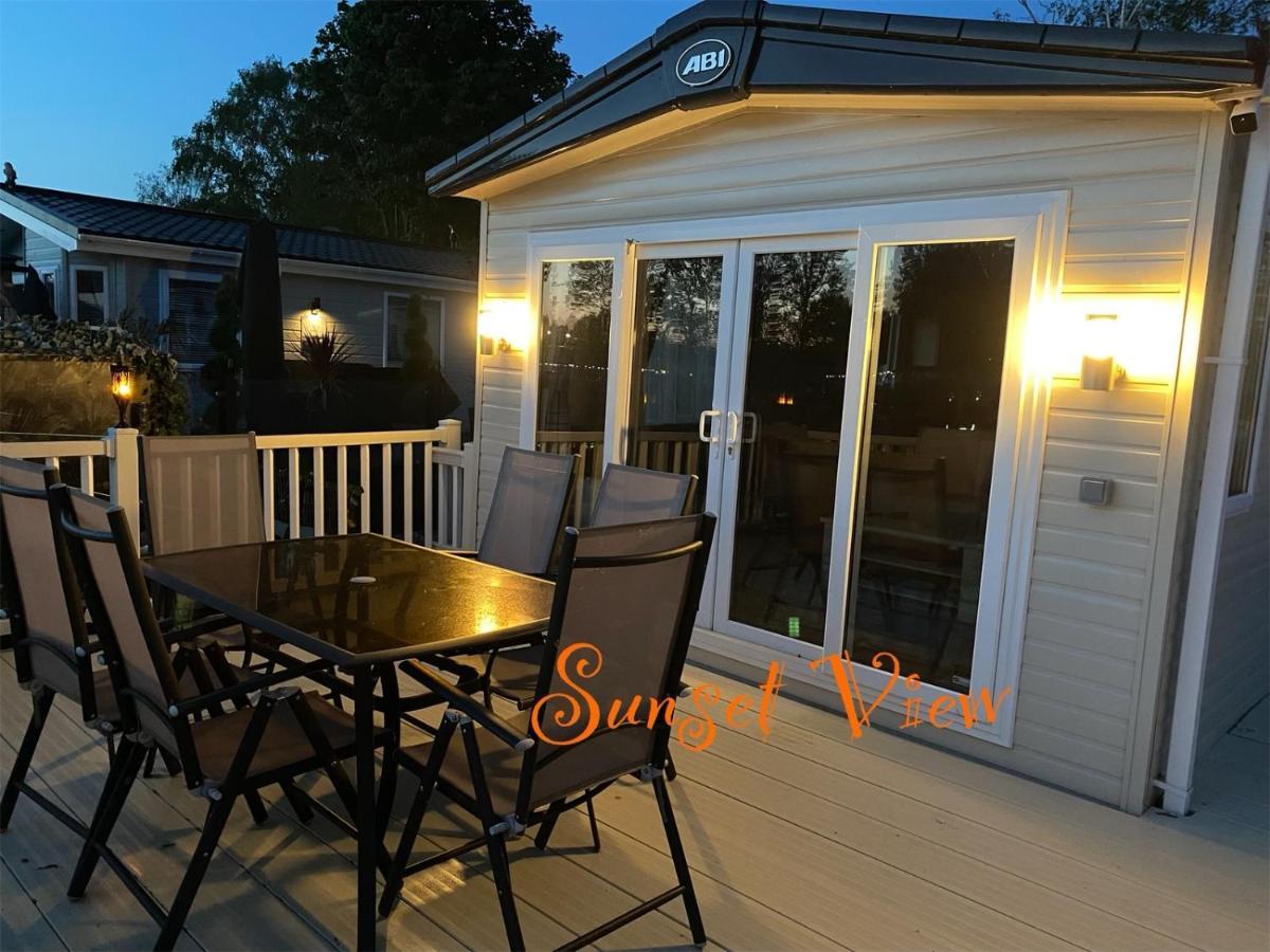 Tattershall Lakes Sunset View Caravan Lakeside, Hot Tub, Garden, Private Fishing Peg & Wifi Exteriér fotografie