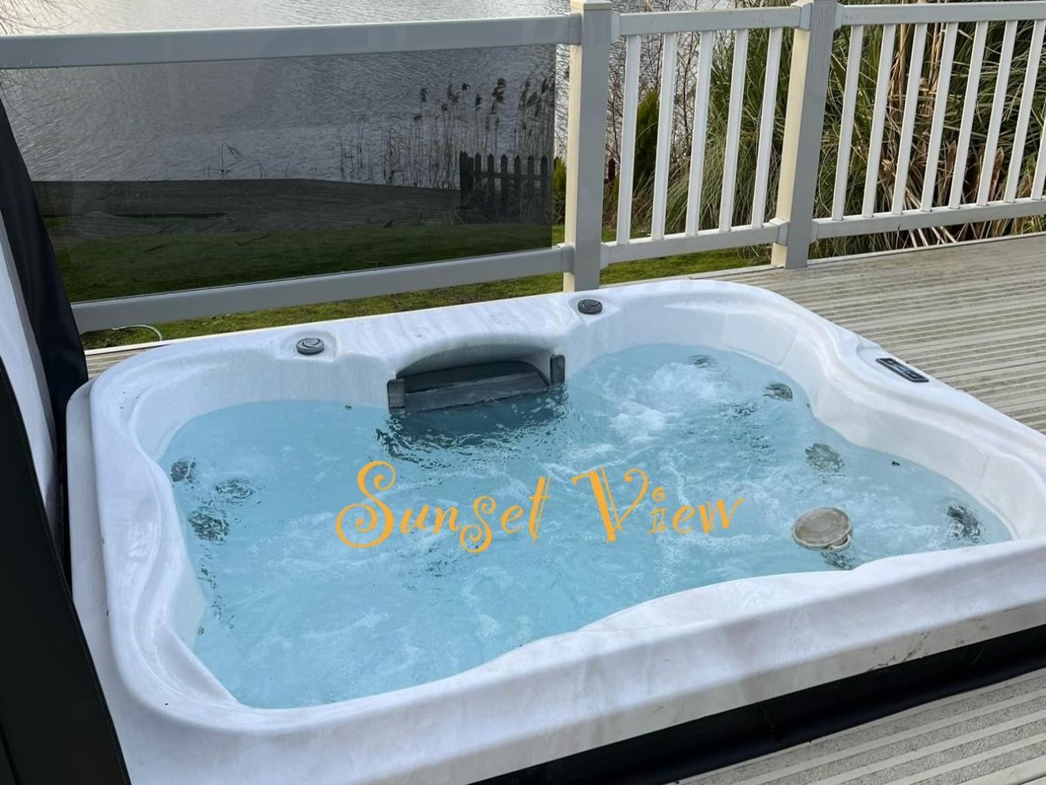 Tattershall Lakes Sunset View Caravan Lakeside, Hot Tub, Garden, Private Fishing Peg & Wifi Exteriér fotografie