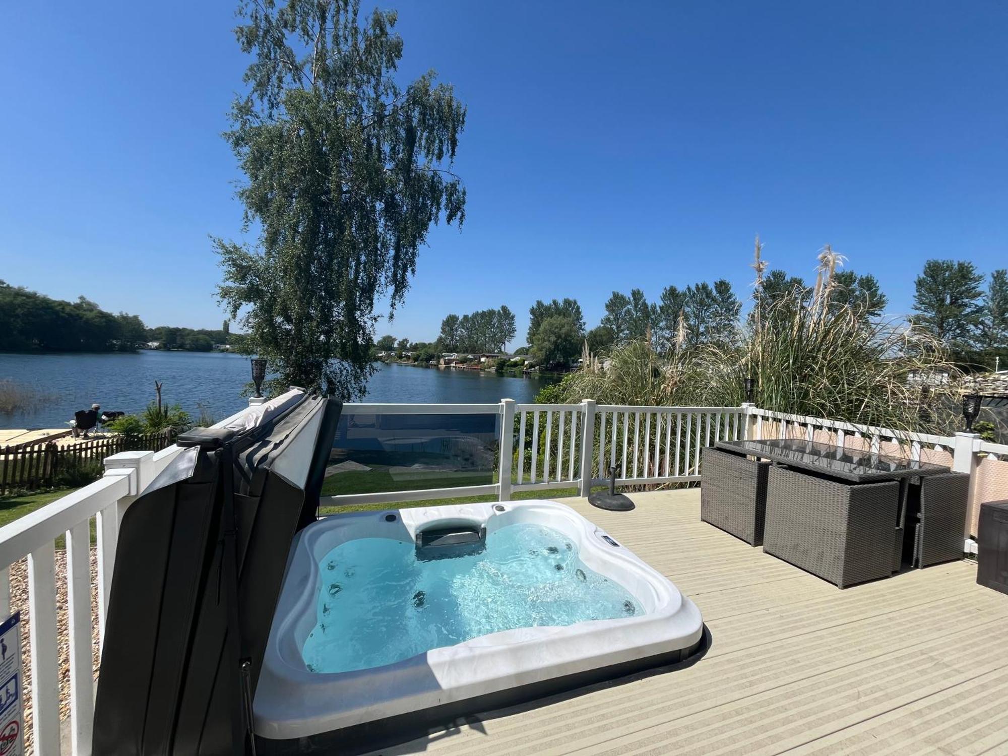 Tattershall Lakes Sunset View Caravan Lakeside, Hot Tub, Garden, Private Fishing Peg & Wifi Exteriér fotografie