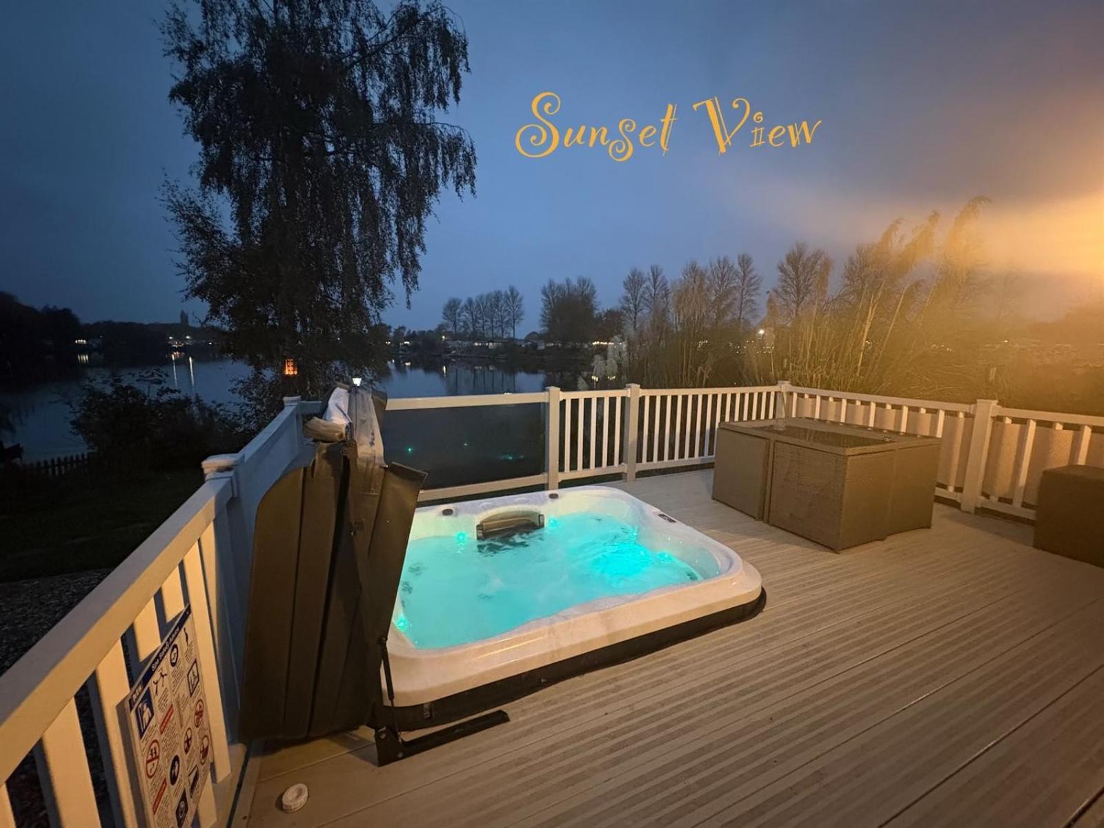 Tattershall Lakes Sunset View Caravan Lakeside, Hot Tub, Garden, Private Fishing Peg & Wifi Exteriér fotografie