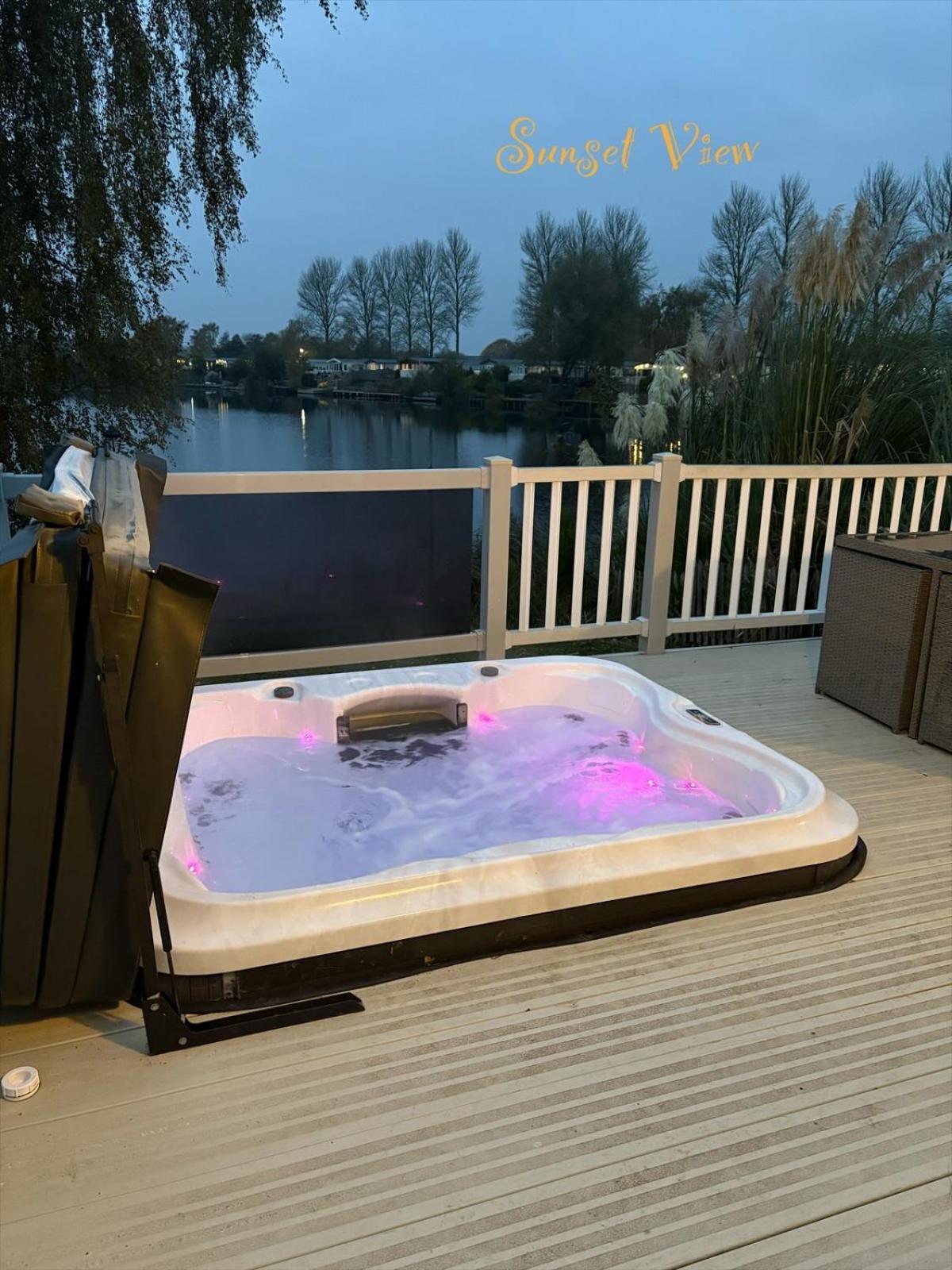 Tattershall Lakes Sunset View Caravan Lakeside, Hot Tub, Garden, Private Fishing Peg & Wifi Exteriér fotografie