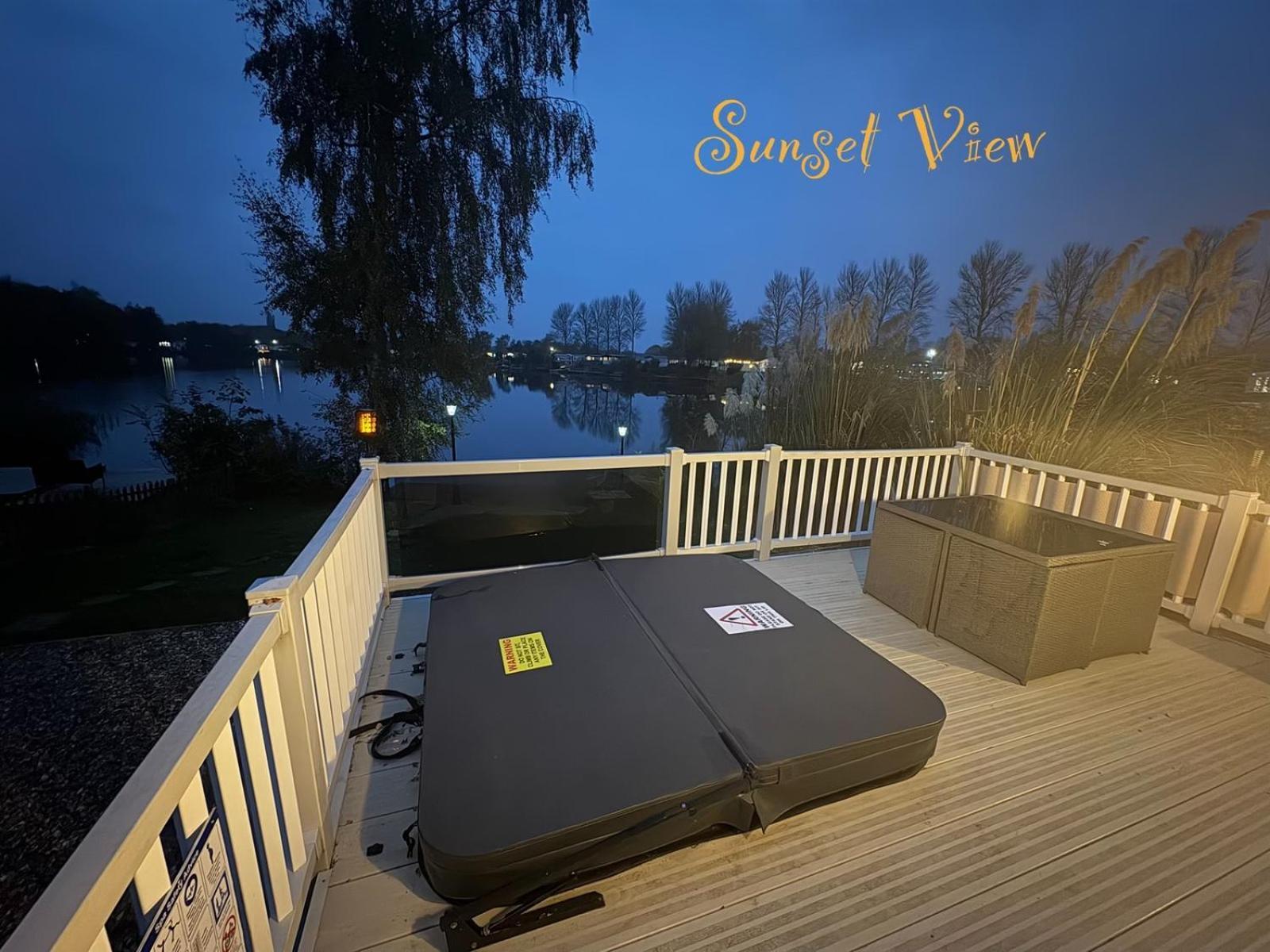 Tattershall Lakes Sunset View Caravan Lakeside, Hot Tub, Garden, Private Fishing Peg & Wifi Exteriér fotografie