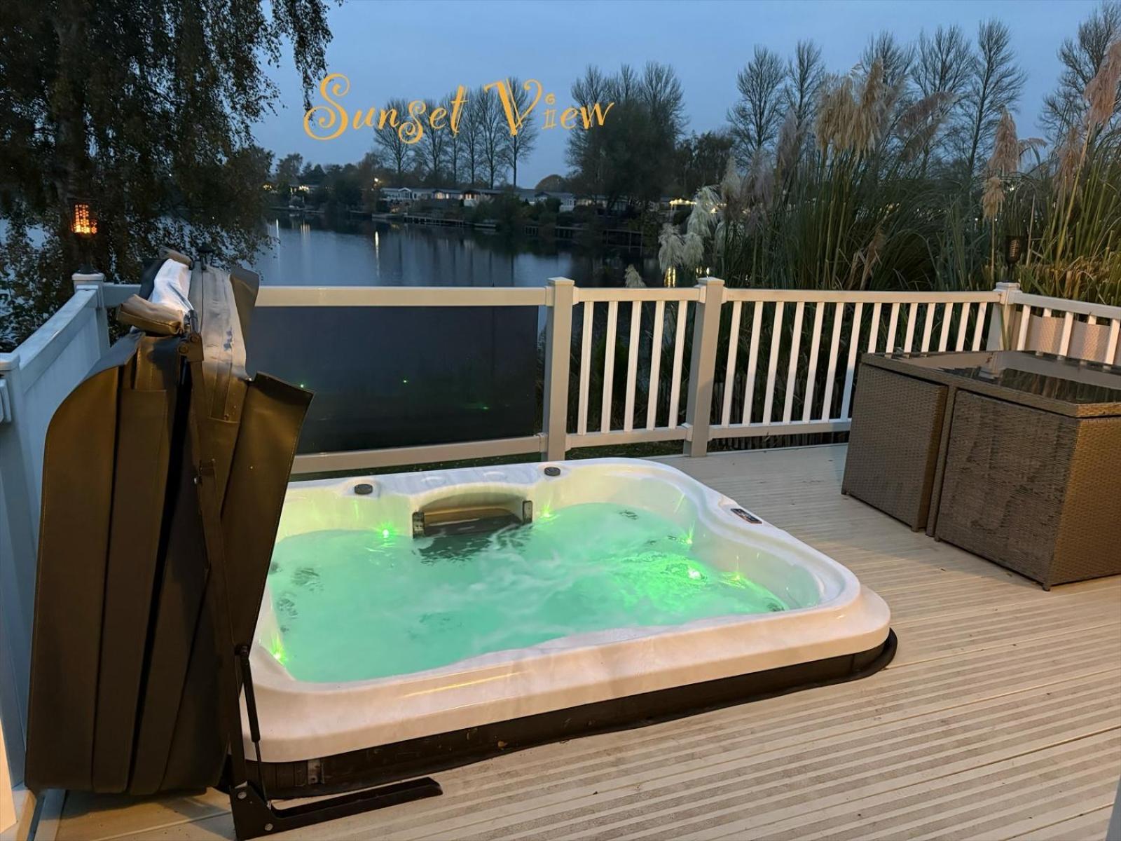 Tattershall Lakes Sunset View Caravan Lakeside, Hot Tub, Garden, Private Fishing Peg & Wifi Exteriér fotografie