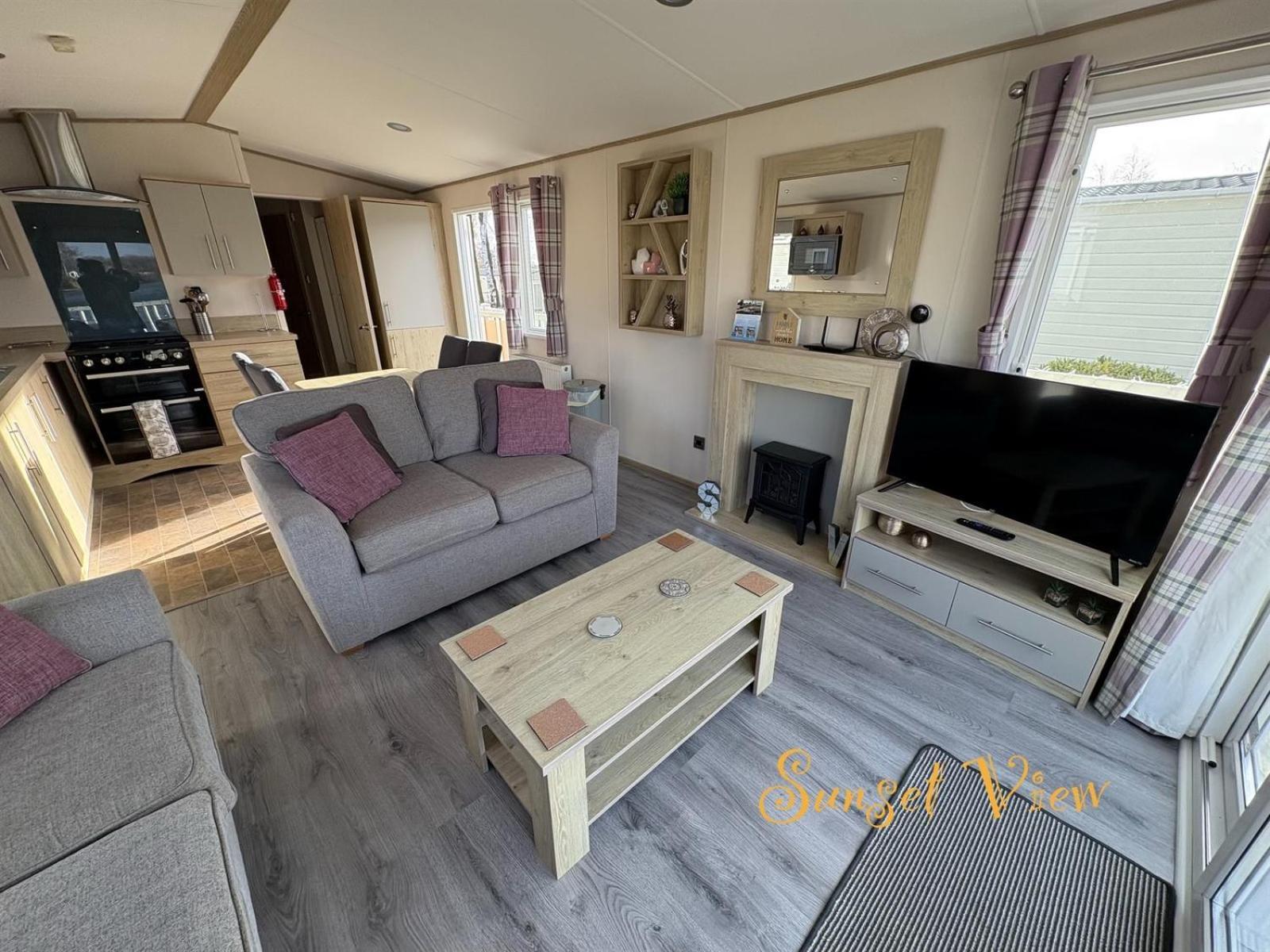 Tattershall Lakes Sunset View Caravan Lakeside, Hot Tub, Garden, Private Fishing Peg & Wifi Exteriér fotografie